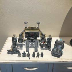 LEGO The Batman Batcave & Batmobile