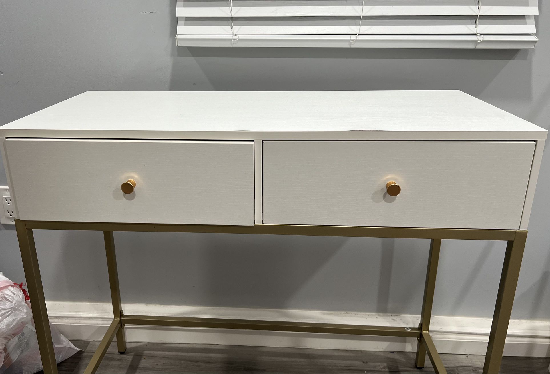 White With Gold Desk