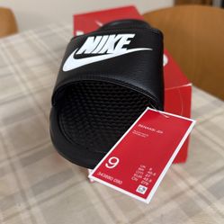 $30 New NIKE SIZE9 SLIDES 