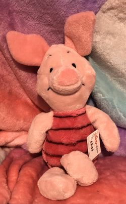 NWT Disney Store Piglet very soft Beanie plush doll 8-9” tall. (Winnie the Pooh’s best friend!) Piglet the pig plushie plush stuffed animal doll toy