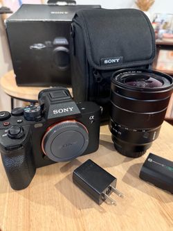 A7iv body with original box and  damaged Vario Tessar 16-35mm