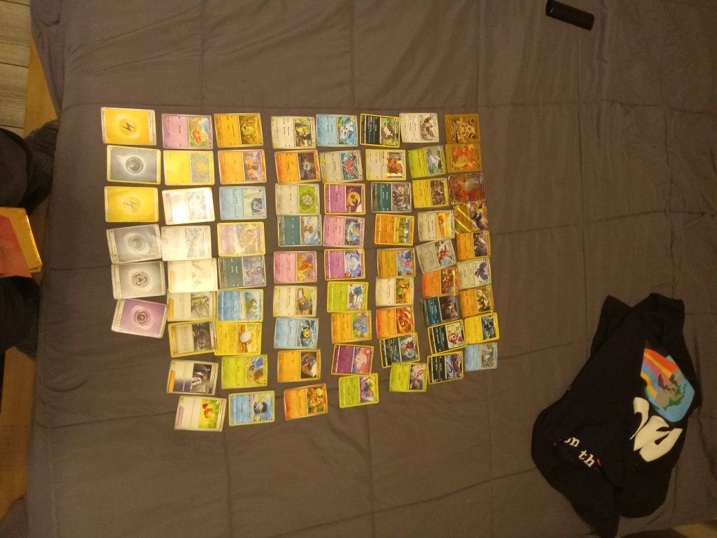 Very Rare Pokemone Cards Lots Of Golds Cards For Only 99.99$