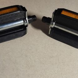 3/8 inch brand new bicycle pedals 
