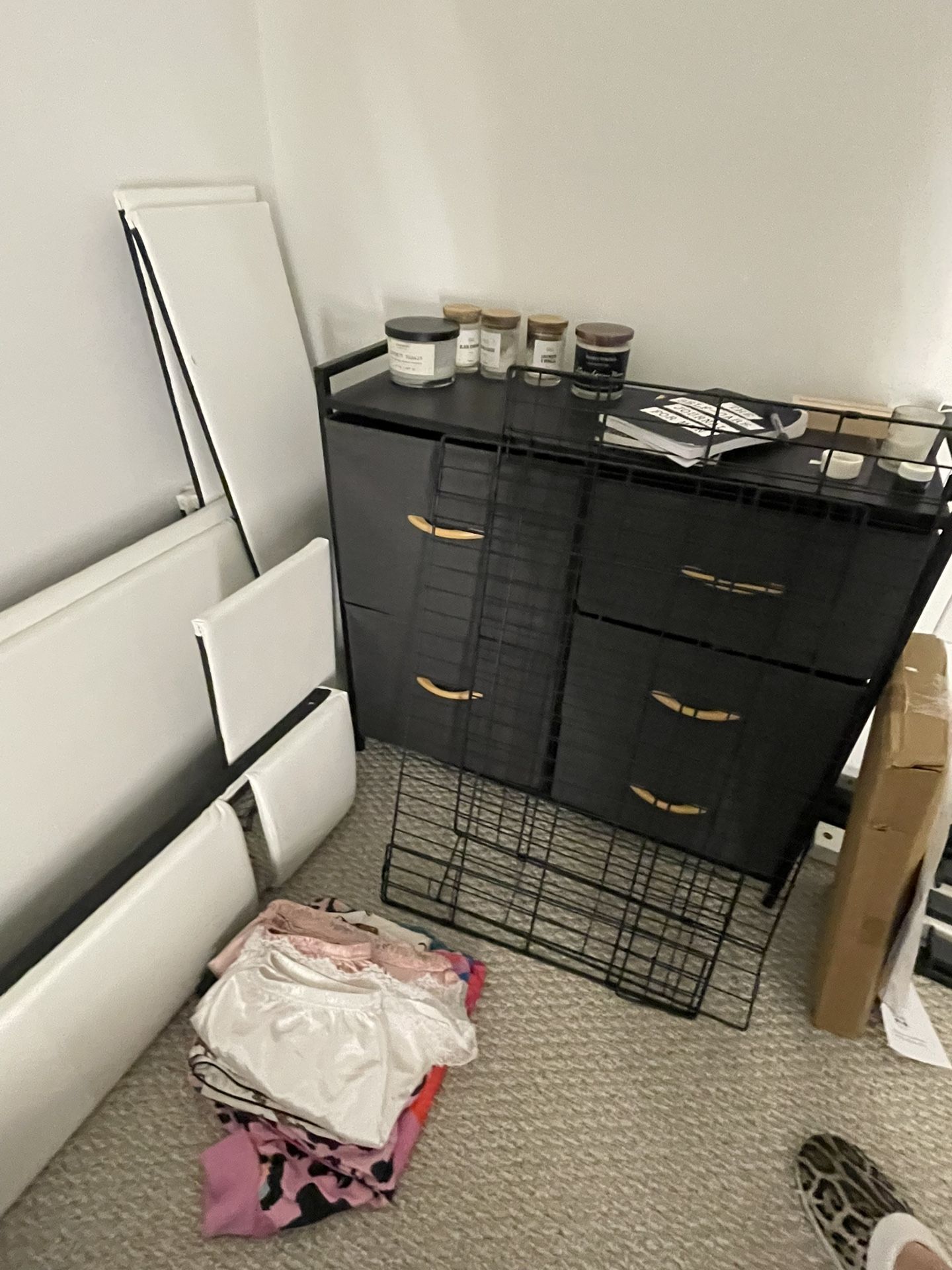 Working And Non Damaged Shelving Unit