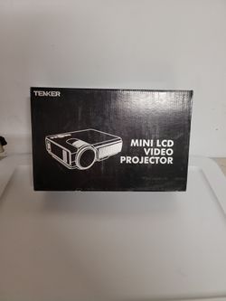 BRAND NEW*** LCD VIDEO PROJECTOR !!