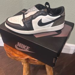 Jordan 1 Low OG MOCHA
