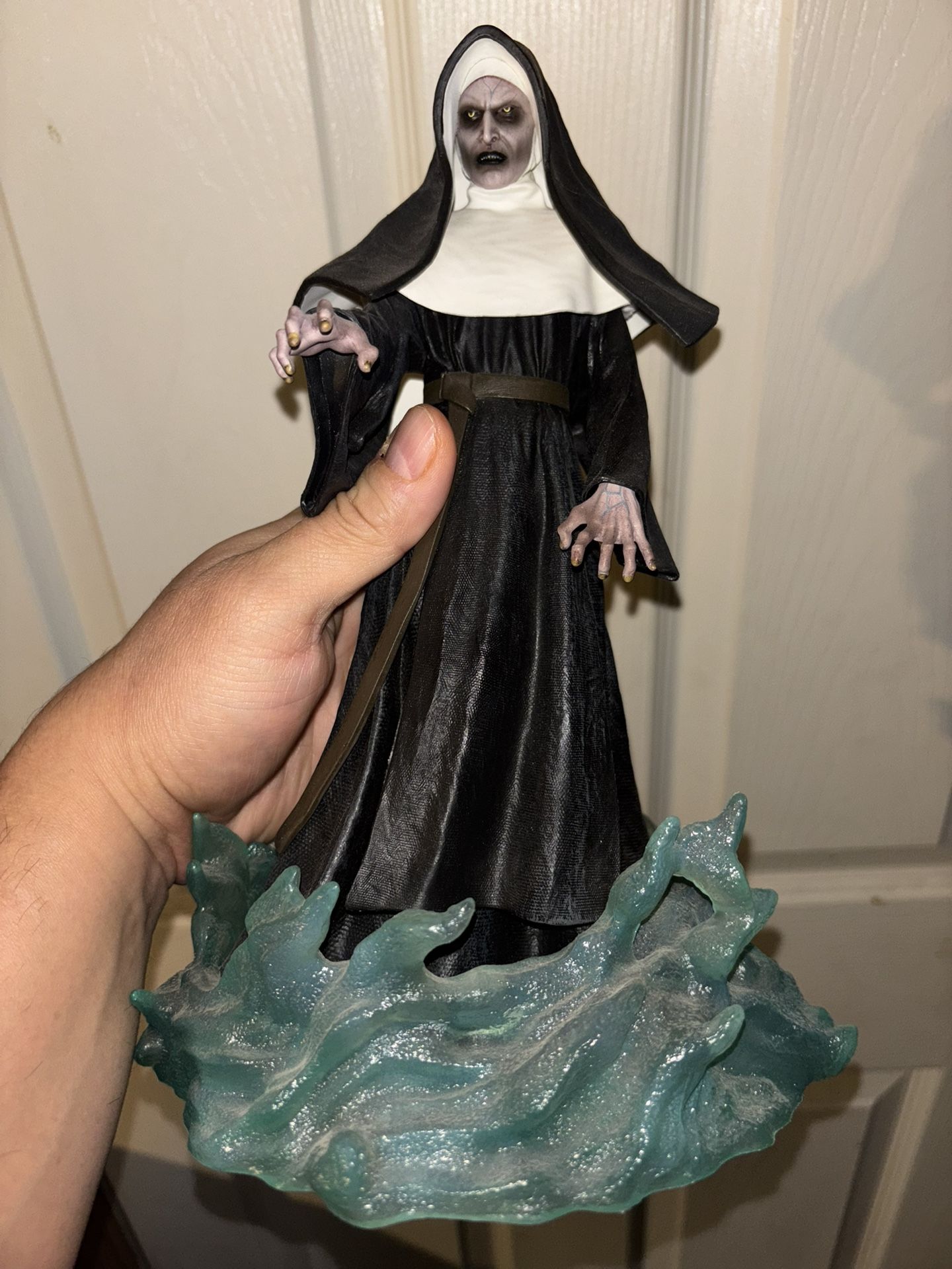 The Nun Sideshow Display Statue Solid Rubber, Highly Detailed!!!