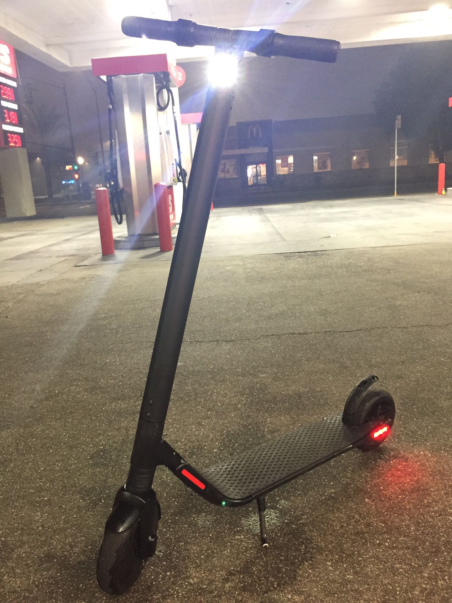 Bargain Deal!! Great Deal!! Power Electric Scooter Segway ES Xiaomi M365 Bird Exclusive Transportation Gas Saver Retail: $599+