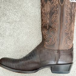 Men's embossed Boots Size 9.5