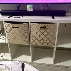 Glossy TV stand  white
