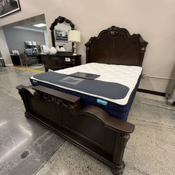 4 PC QUEEN BEDROOM SET 