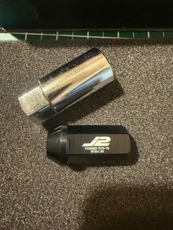 J2 engineering Open-End Lug Nut w/Adapter