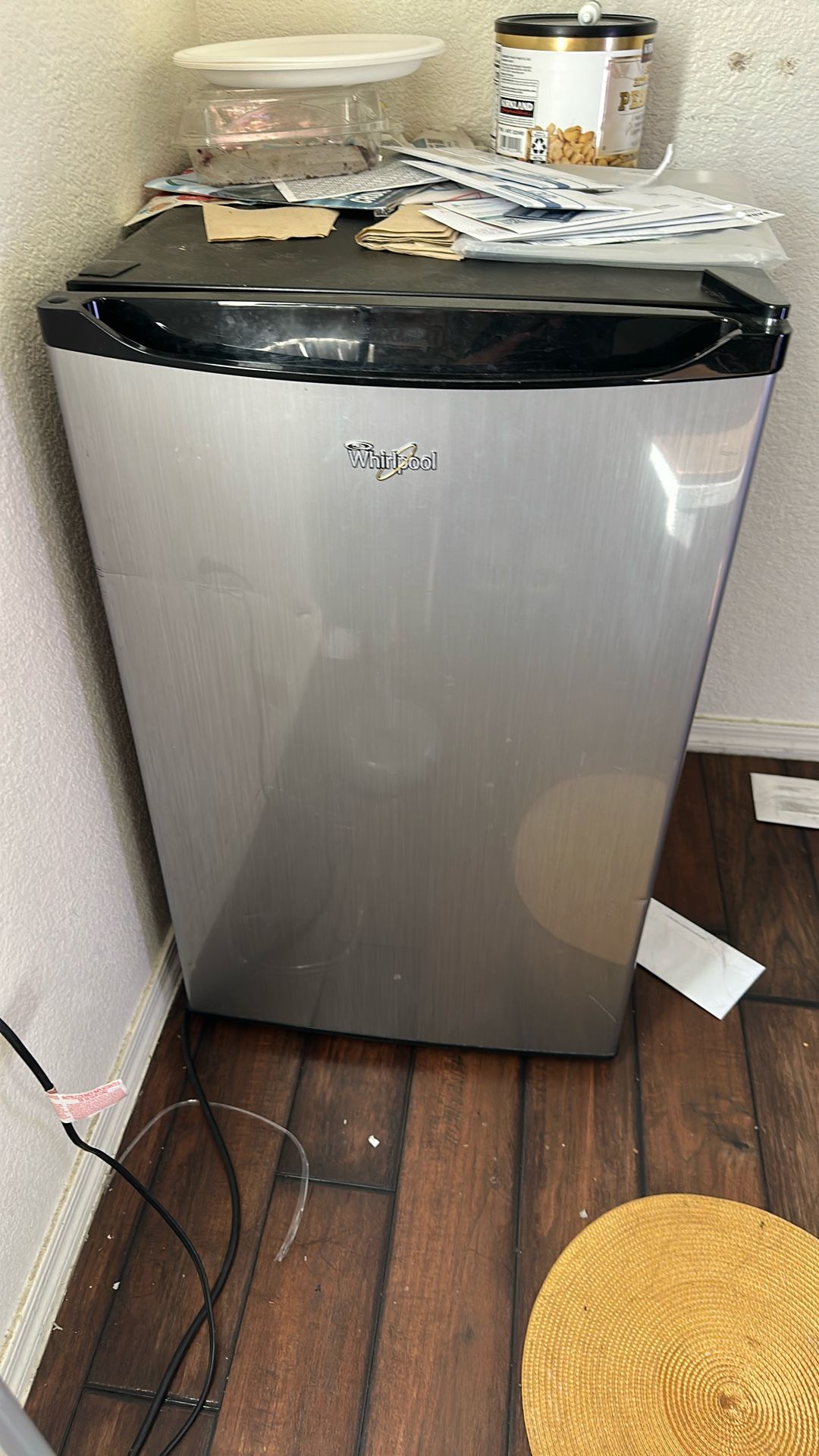 Whirlpool Mini Fridge - Compact & Reliable