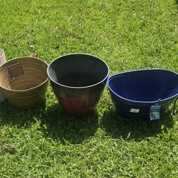 PLASTIC PLANT POTS AND METAL STANDS ...$5 EACH!!!