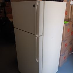 Excellent Condition/ Clean Refrigerator 