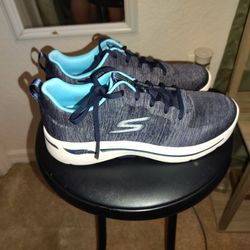 Sketchers Go Walk