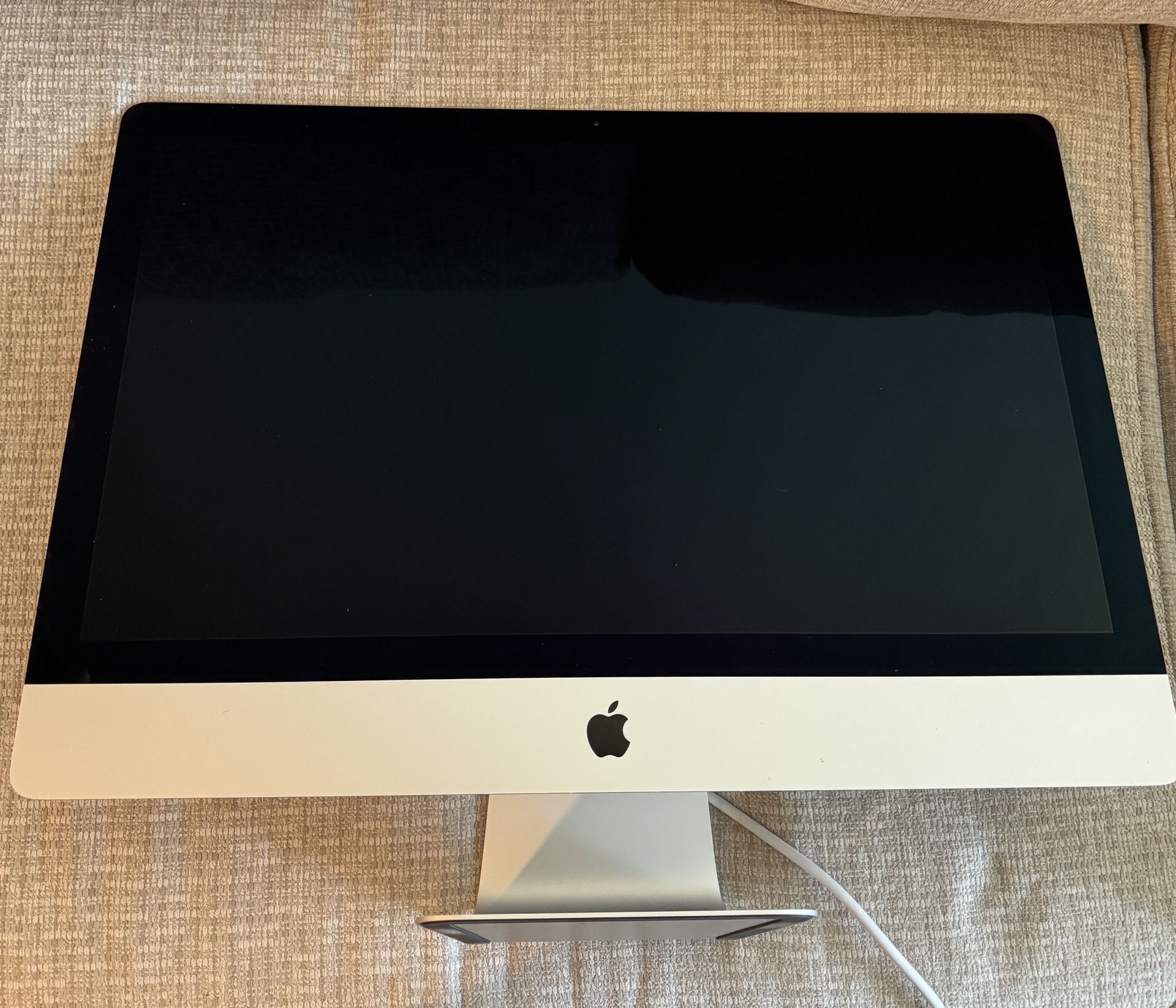 iMac (Retina 5k, 27-inch, 2020) With Magic Keyboard And Mouse