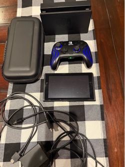 Nintendo Switch V2 - gently used