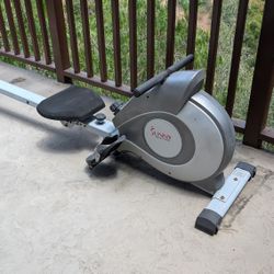 Rowing machine 