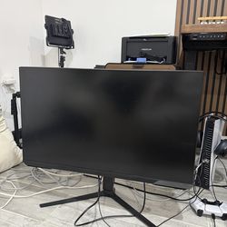 Samsung 32" Odyssey G5 Gaming Monitor, WQHD (2560x1440), 144Hz, Curved, 1ms, HDMI, Display Port, AMD