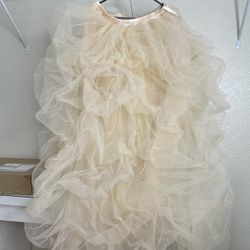 Tulle Skirt (adds volume to a dress)