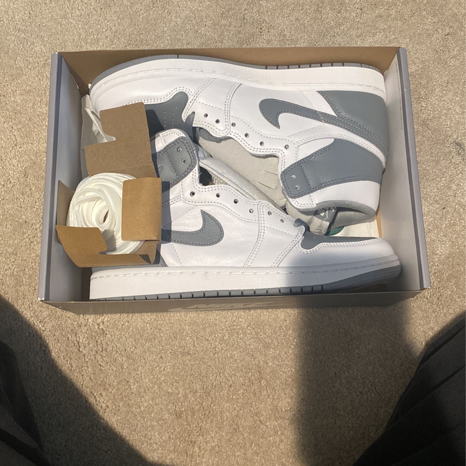 Air Jordan 1 Retro High OG Stealth