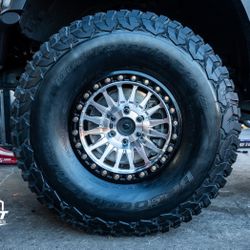 KMC KM445 Machined Finish 17" Black Beadlock Ring