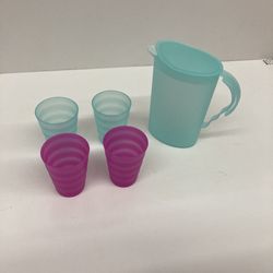 Set De Mini Vasitos Y Jarrita Tupperware 