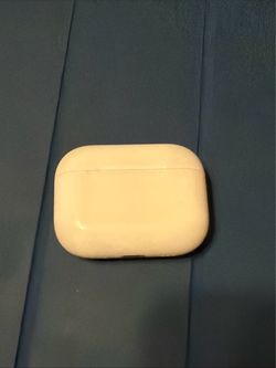 AirPods Pro 3 case (no earbuds)