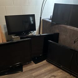 5 Flat Screens 