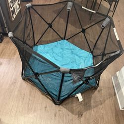 🧸 Evenflo Play‑Away Portable Playard