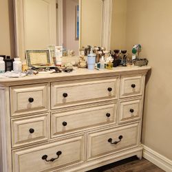 Off White grey Dresser With Mirror 