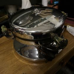 Nice Vintage Waffle Machine 