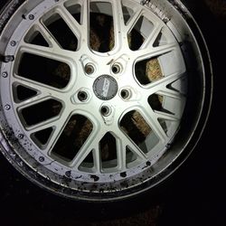 225/40R19 rim for a Hyundai