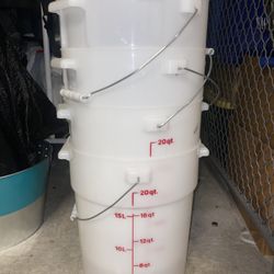 Bulk Storage Containers w/Lids - 20qt