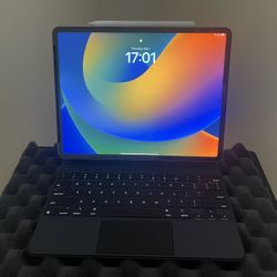 iPad Pro 12.9” (6th Gen) + Apple Pencil + Smart Keyboard + Charger - Great Condition $950