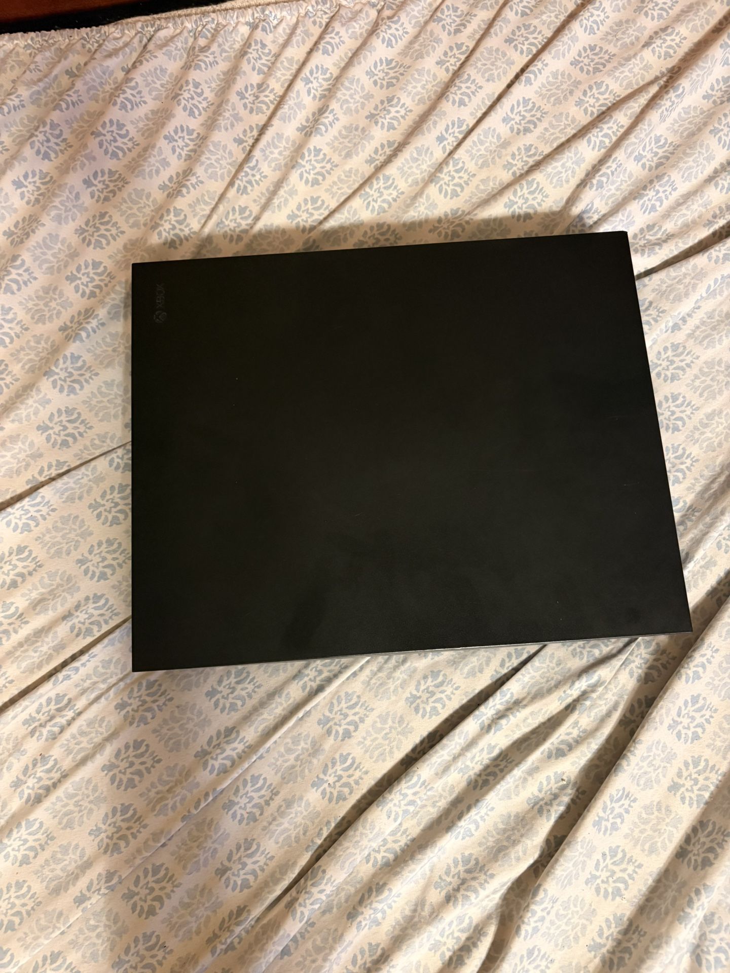 Xbox One X 1TB + Controller (All Cables Included) (Negotiable)