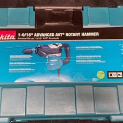 Brand new Makita 11 amp 1‑9/16 inch Rotary Hammer