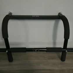 Pull Up Bar for Doorway