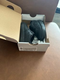 Size 5 Toddler Air Force 1s.