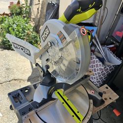 RYOBI
14 Amp Corded 10 in. Compound Miter Saw with LED Cutline Indicator