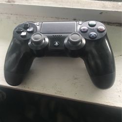 PS4 controller