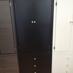Tall Wardrobe / Guardaropa Alto