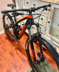 Trek Fuel EX 9.7full carbon mountain bicycle size 16 in excellent condition
