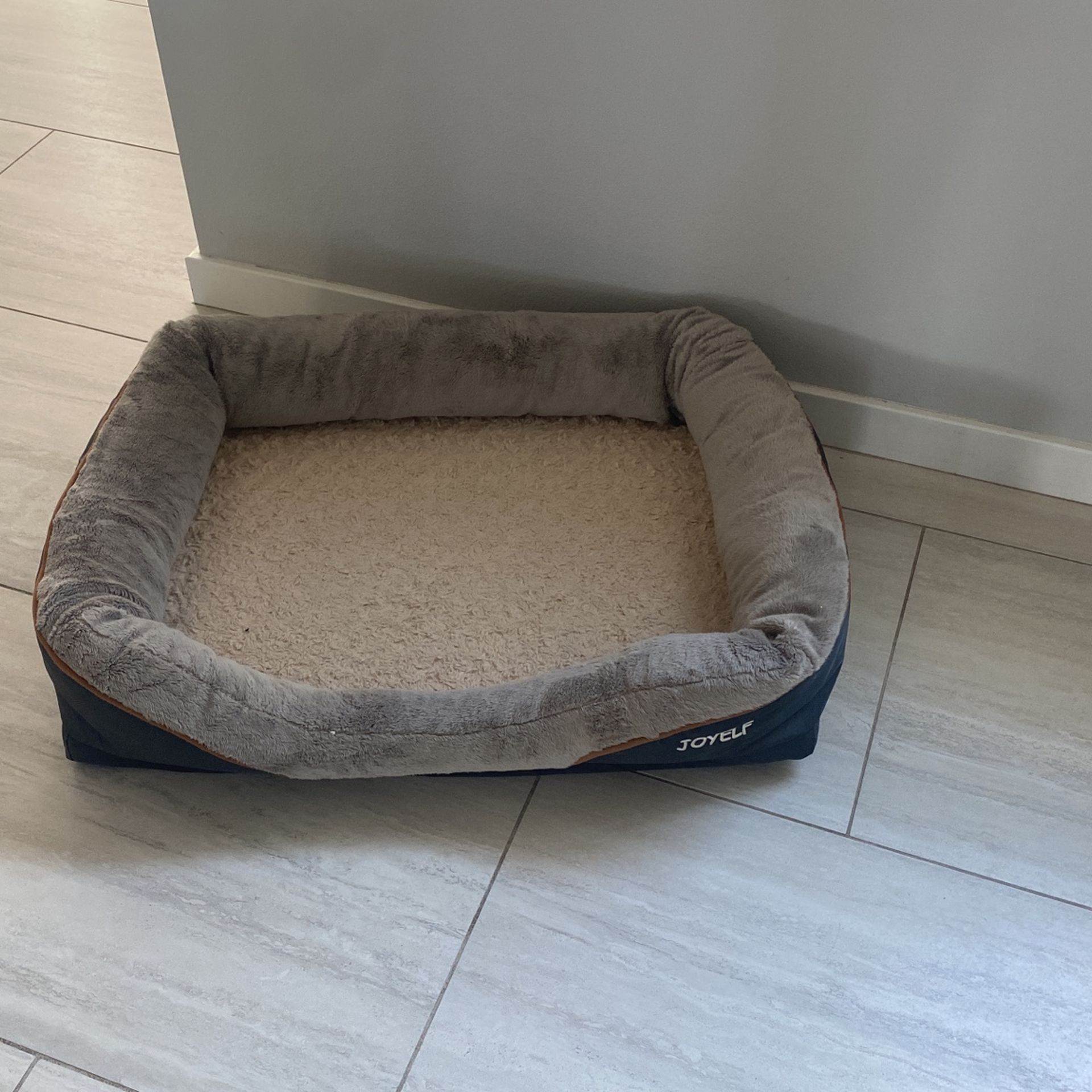 Dog Bed Like New 22 X 30 Strong