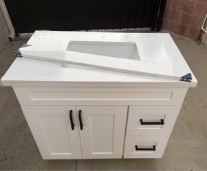 36" Bathroom Vanity with Quartz Top