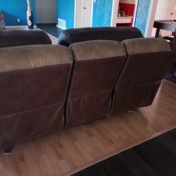 Good Leather Sofa / Electric Recliner 