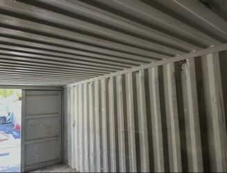 20 ft shipping container (1,900 cash on delivery)