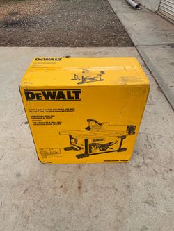 Dewalt 15 Amp Corded 8-1/4 in. Compact Portable Jobsite Tablesaw (Stand Not Included)