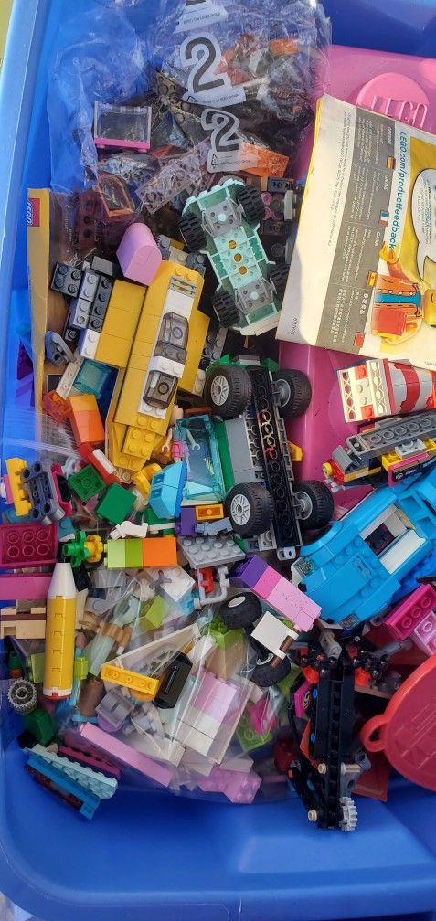 Lego Friends 25 Lbs Lot With Minifigures And Pets !!!